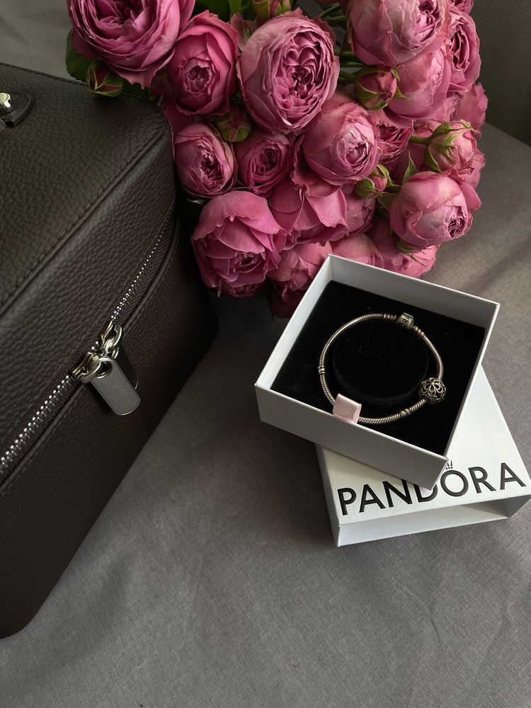 Баслет Pandora з шармом