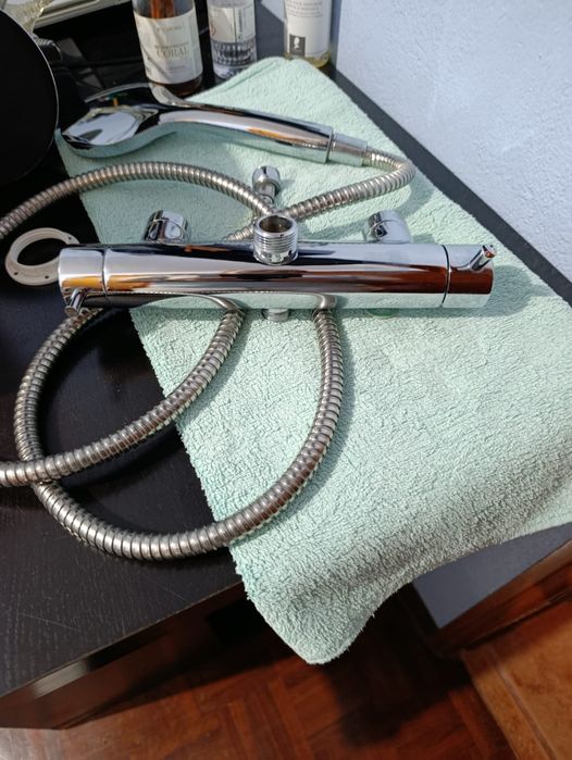 Duche Sanitana Bloom com torneira misturadora monocomando