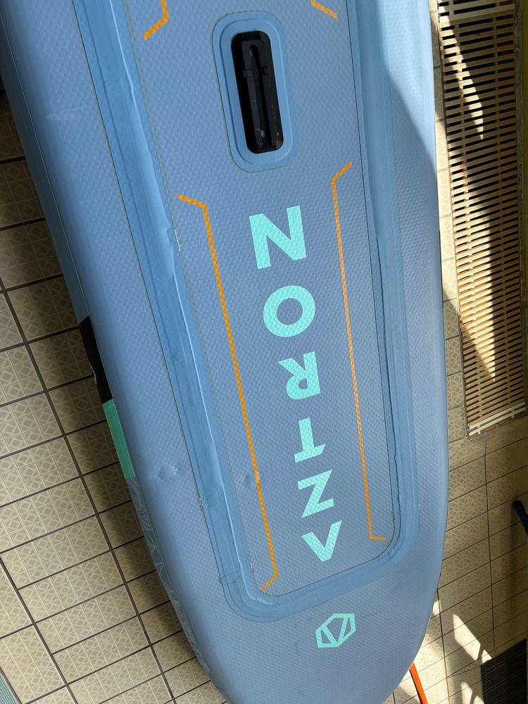 Aztron nebula deska sup