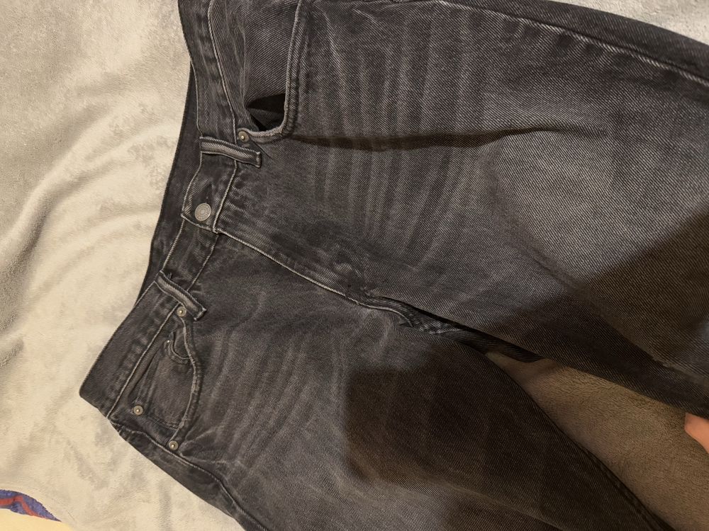 Czarne spodnie jeansowe Levi’s klasyczny dżins