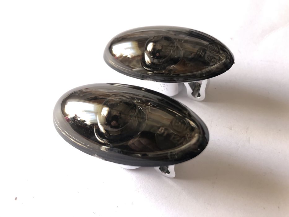 Piscas laterais fundo preto Peugeot 206 , Citroen C2 , C3 , etc