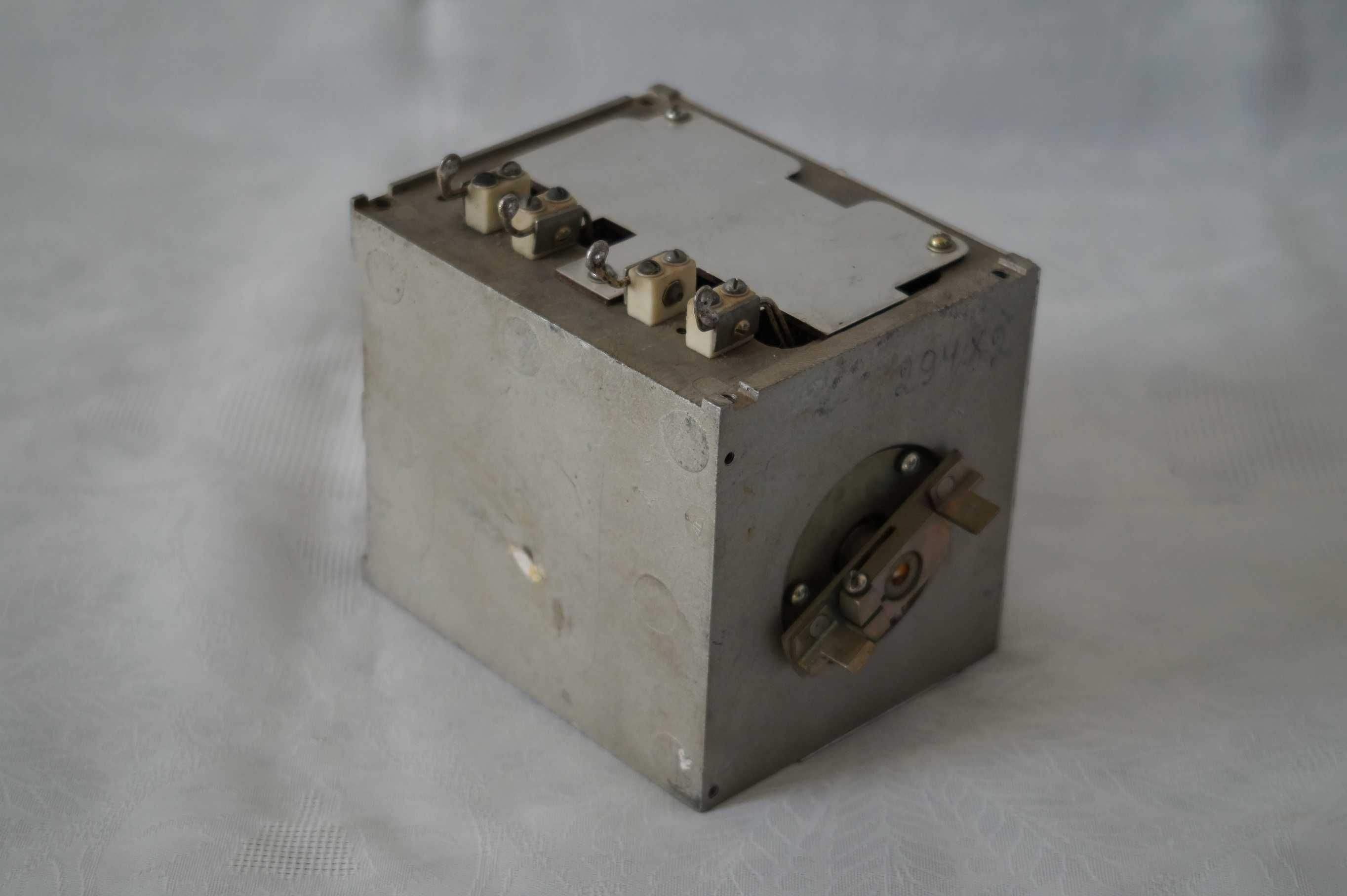 Конденсатор переменной емкости КПЕ на подшипниках радиодетали