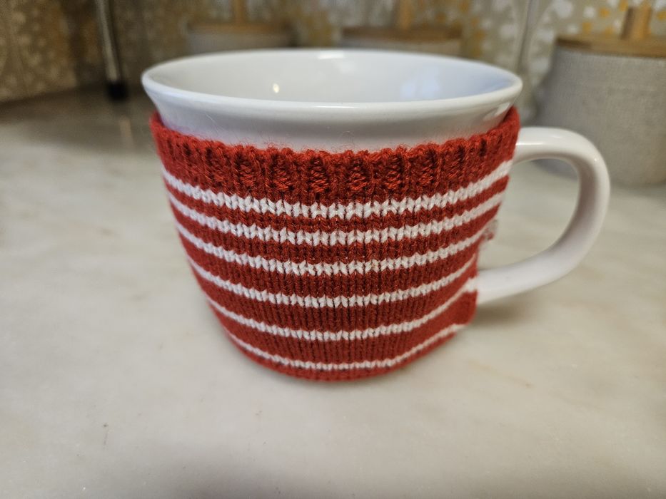 Caneca com "camisola" malha