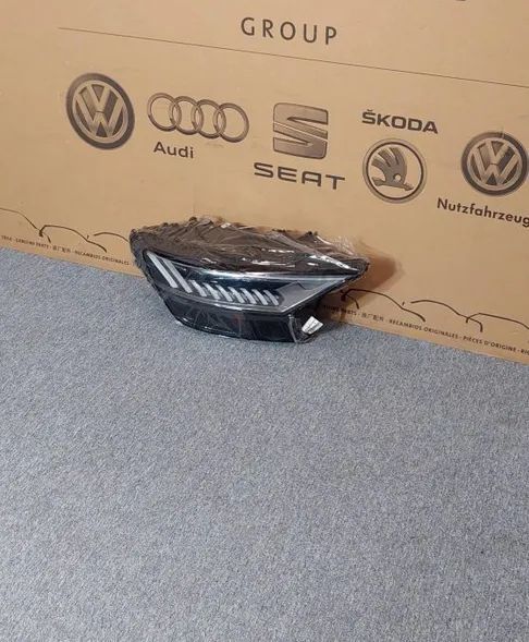 Audi RSQ8 Lampa nowa matryx 4M8941036F