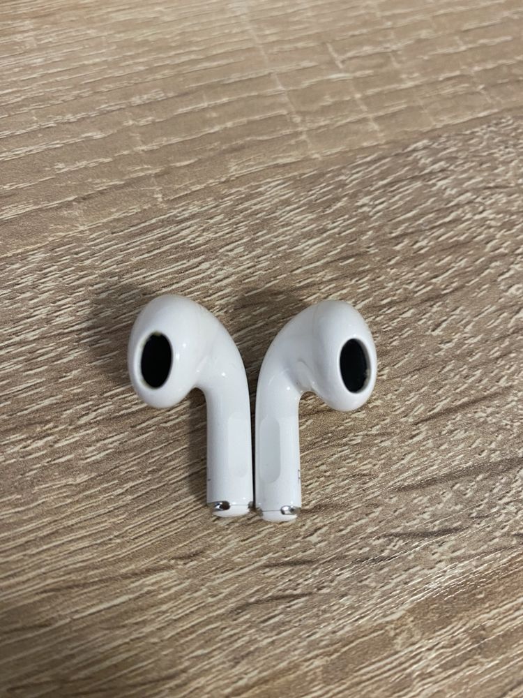 Apple AirPods 3 with Lightning Charging Case Original