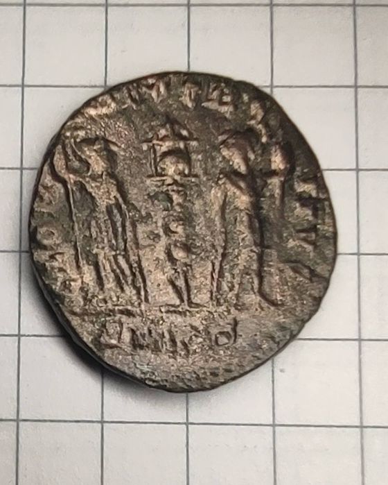 Продам денарий  Рим ,редкий сохран.