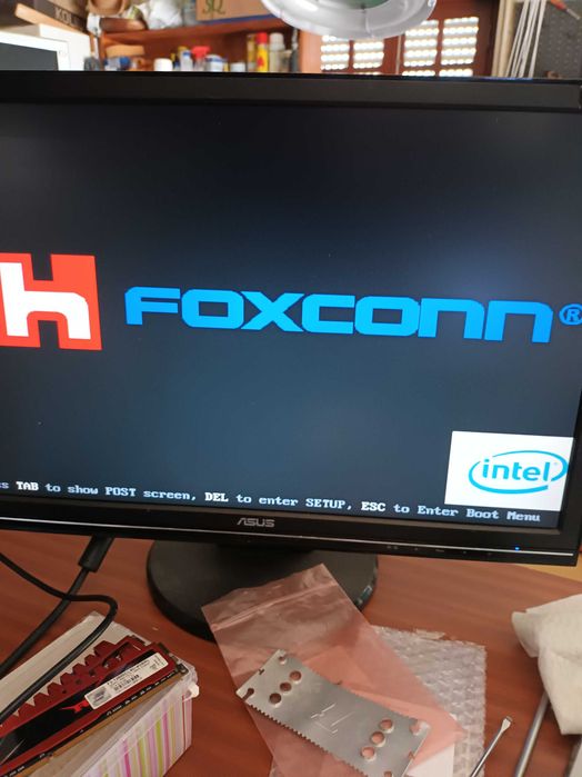 Boards Gigabyte GA-G31M-S2L + Intel E8400 e Foxconn N5235+ Pentium IV