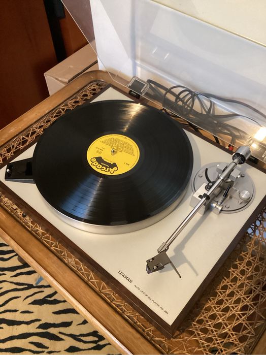 Gramofon Luxman PD-284