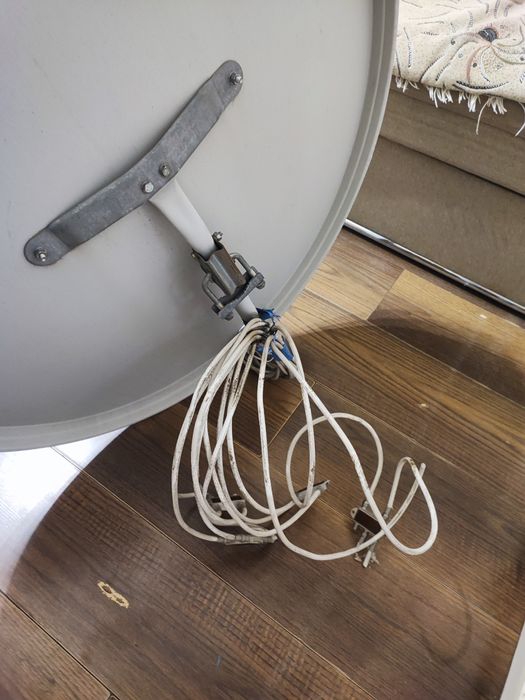 Супутникова антена