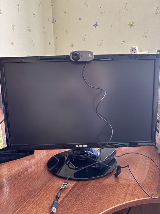 Монітор 21.5" Samsung S22C150NS + Веб-камера LogITech Webcam HD C310 B