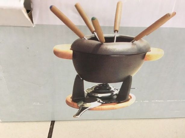 Żeliwny zestaw do fondue. Idealny