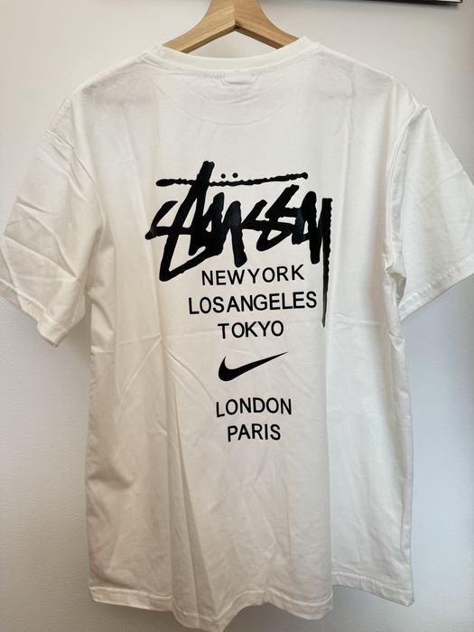 tshirt branca stussy