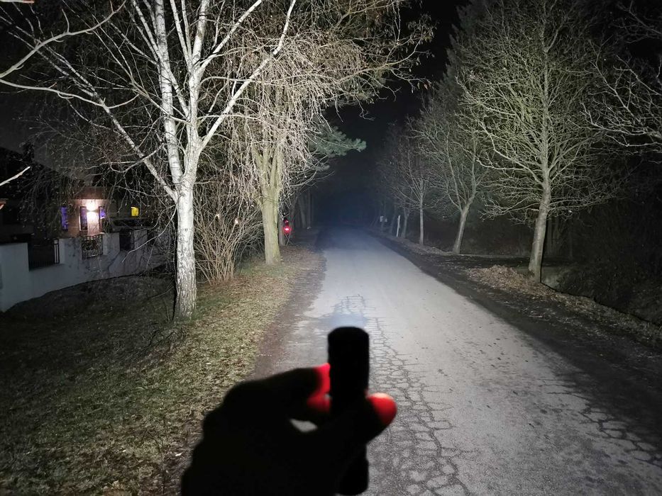 Potężna czołówka, 4 diody Nichia 519A, CRI>90, 5700K