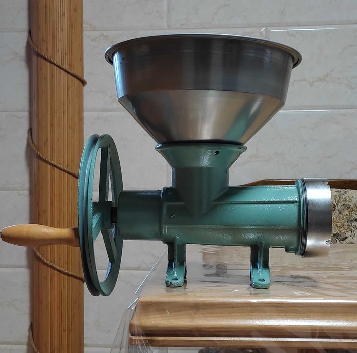 Мясорубка чугунная/ м'ясорубка чавуна 32