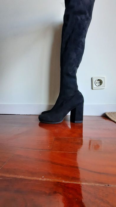 Botas Zara acima do joelho