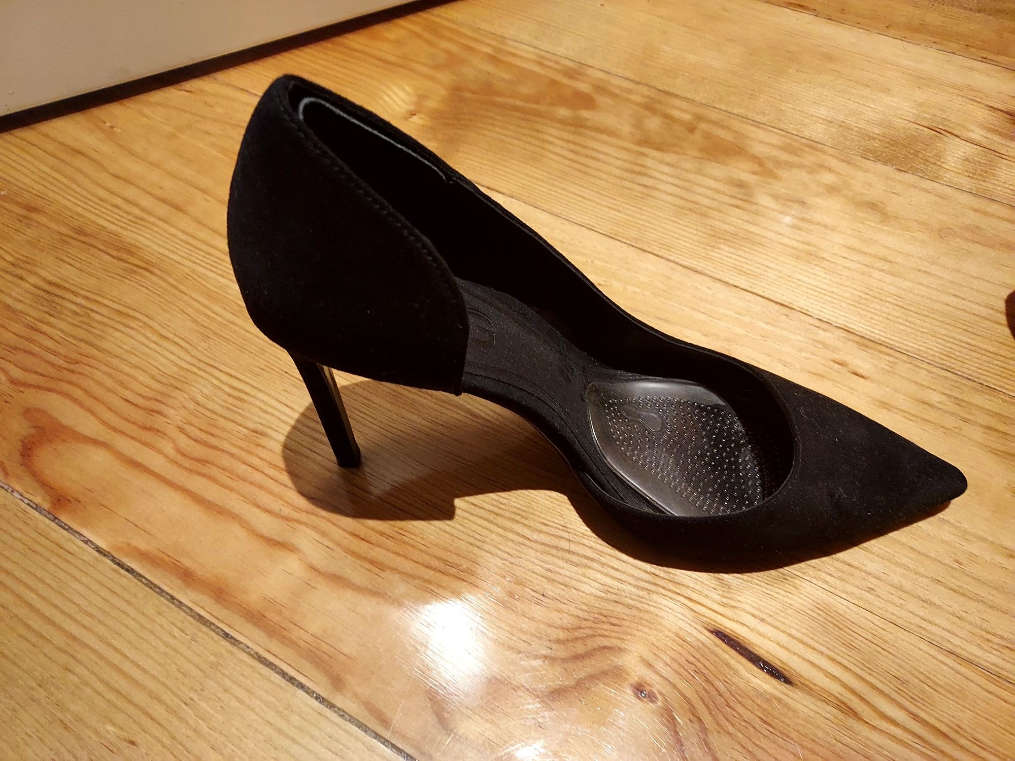 Sapatos salto pretos MANGO