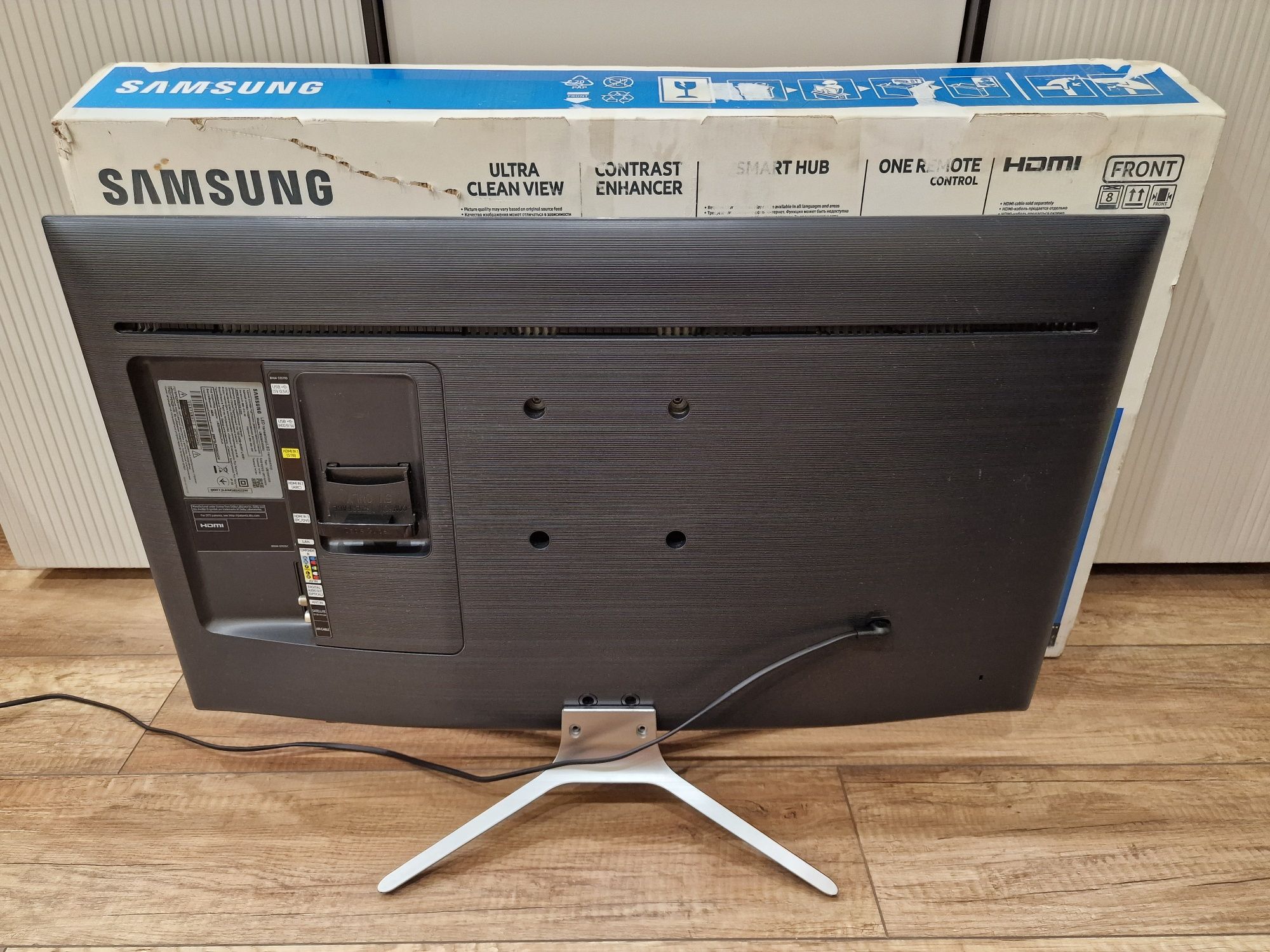 LED Телевізор Samsung 32" Smart TV/Tizen/T2 тюнер (Оригінал)