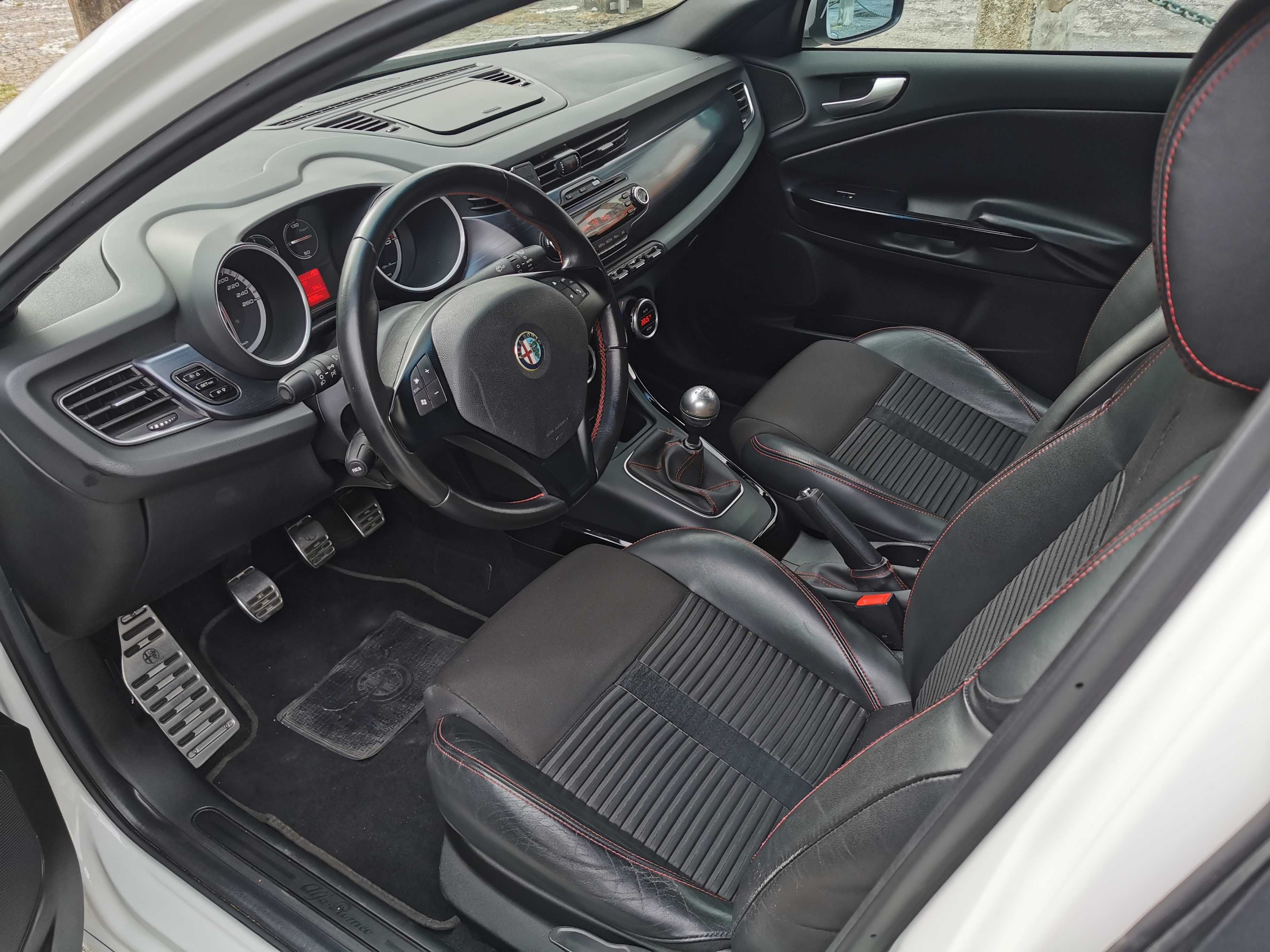 Alfa Romeo Giulietta 1.6 JTDM Distinctive com pack Sport
