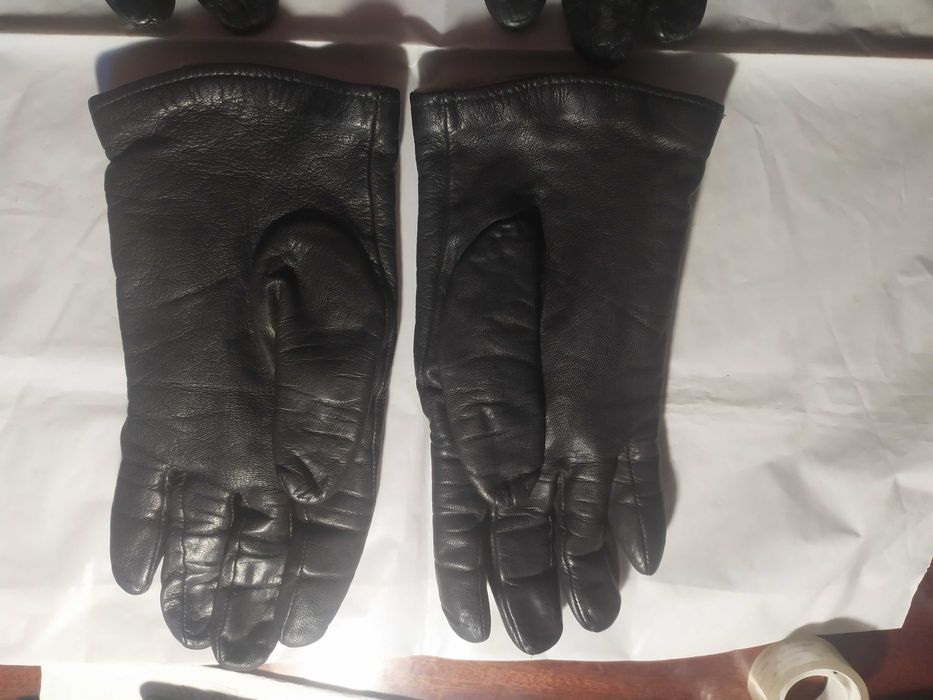 Перчатки кожаные  на узкую женскую руку (1пара-85грв)