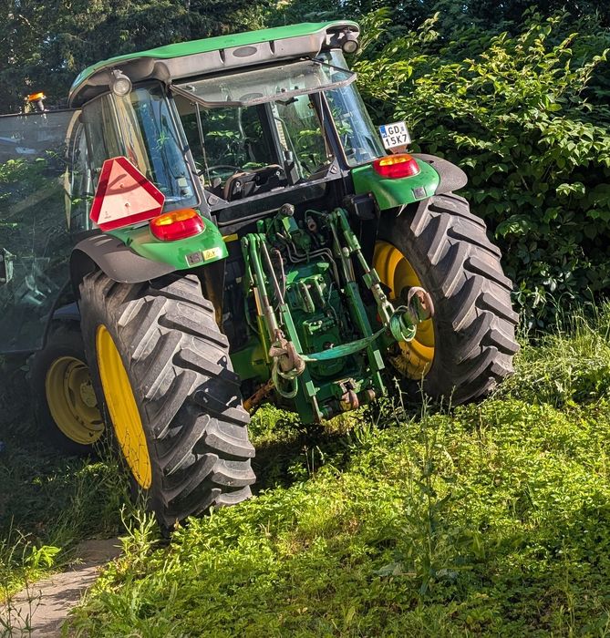 Ciągnik John Deere 5720