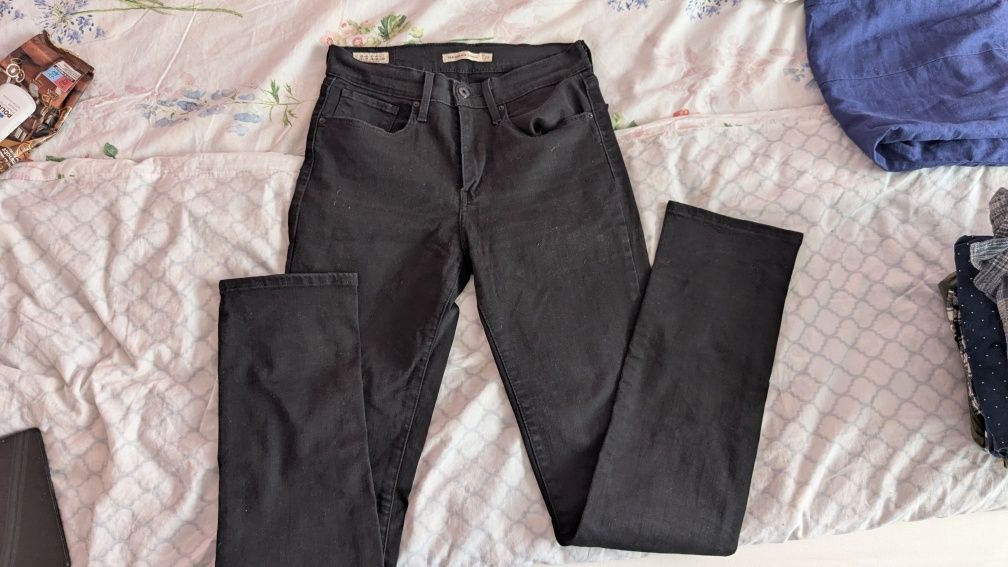 Джинси  Levis premium.  Розмір 27