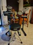 Bateria elétrica YAMAHA DTX400k + banco TAMA