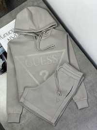 Жіночий костюм GUESS (розмір XS)