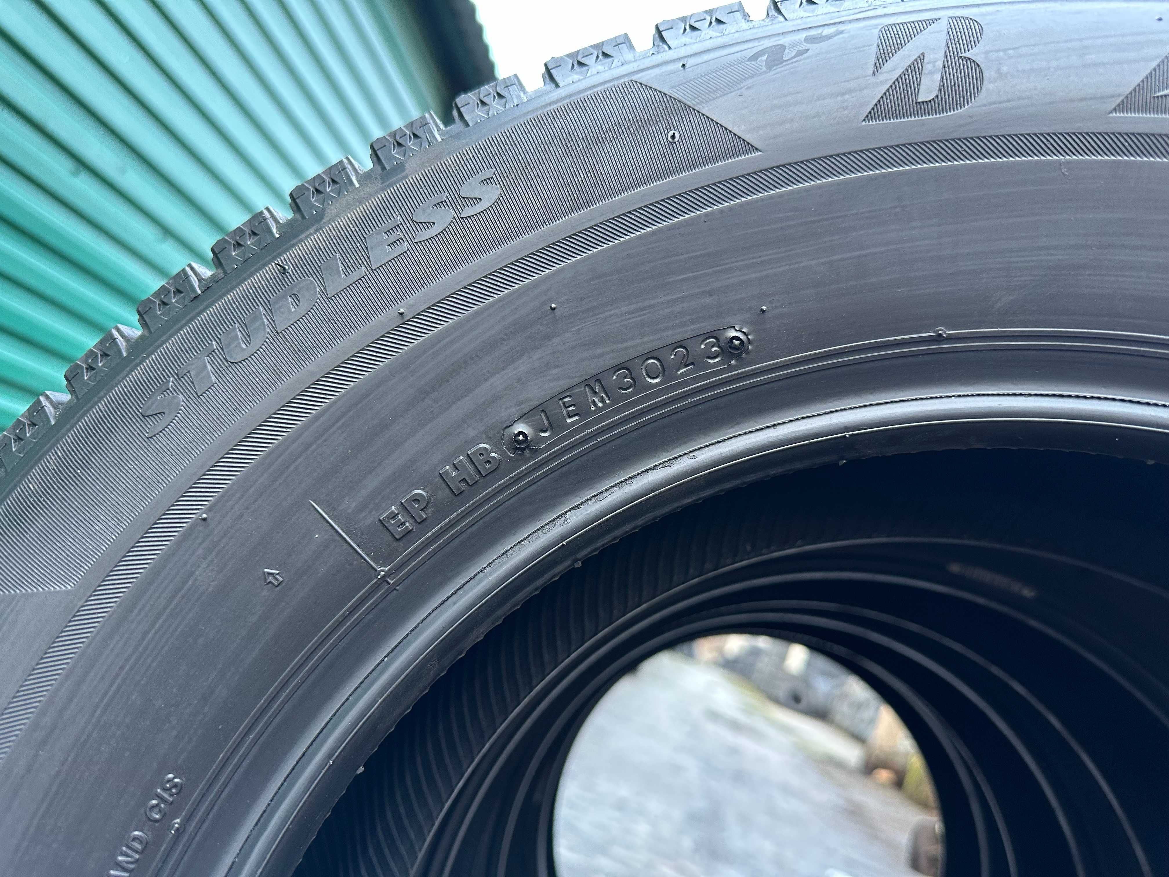 Шини зима 215/65R16 Bridgestone Blizzak ICE 2023рік