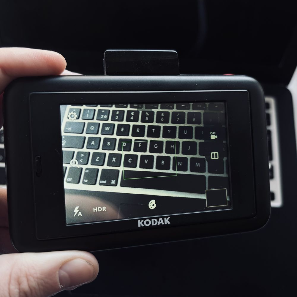 Камера моментальной печати kodak step touch camera printer