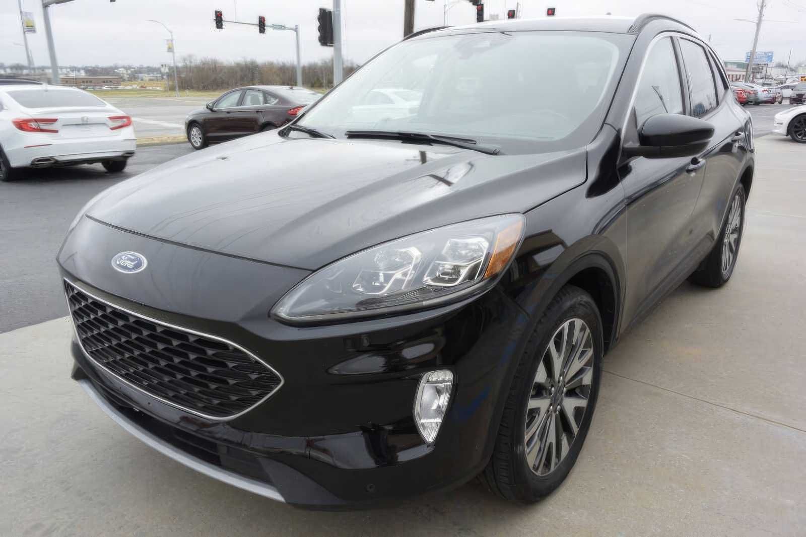 2020 Ford Escape Hybrid Titanium