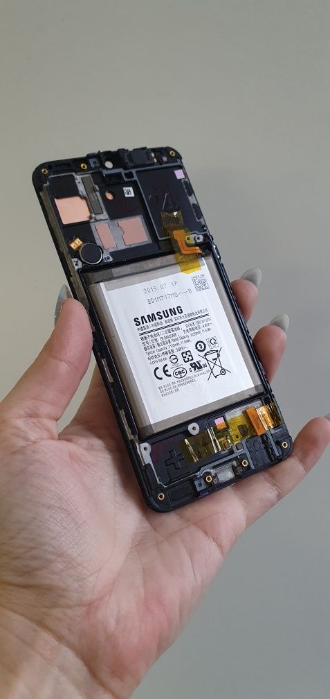 Дисплей / модуль / екран оригінал Samsung A40