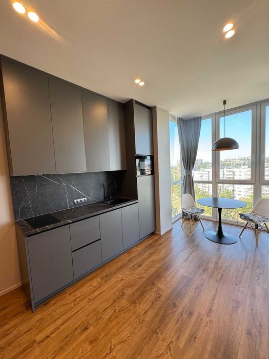 Продам 1 кімнатну квартиру  в житловому   комплексі River Hall