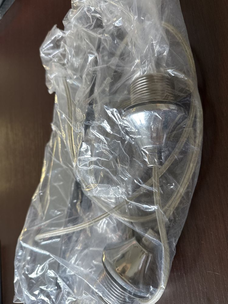 Powystawowa wyprzedaż nowych lamp.