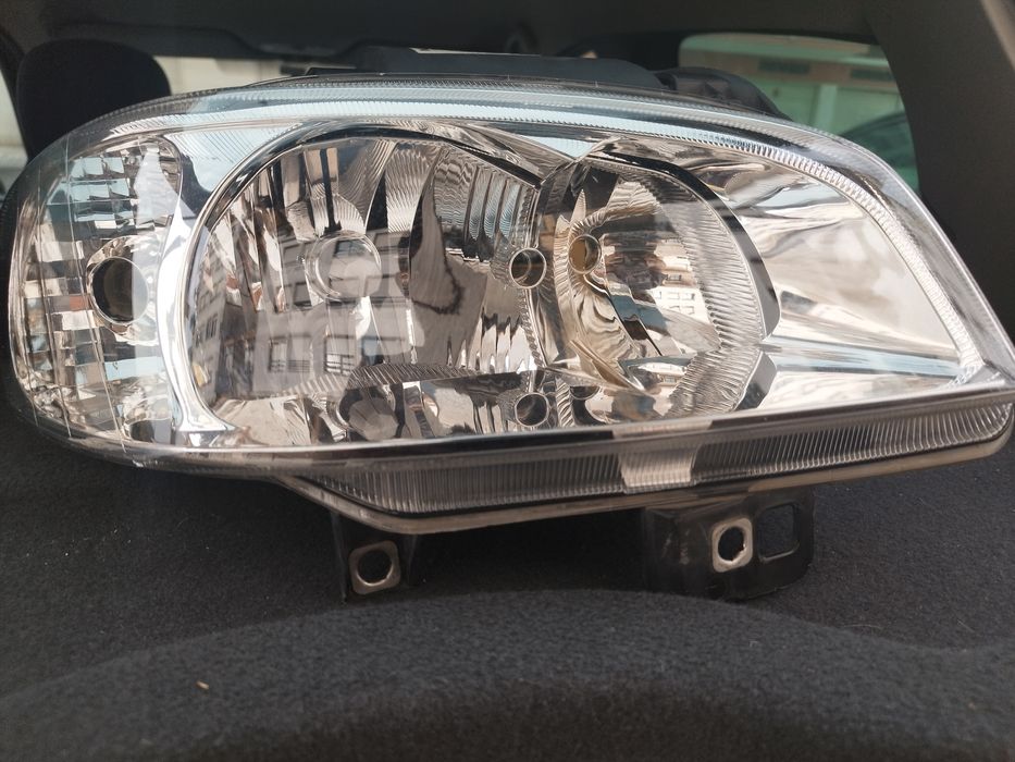 Farol  SEAT Cordoba