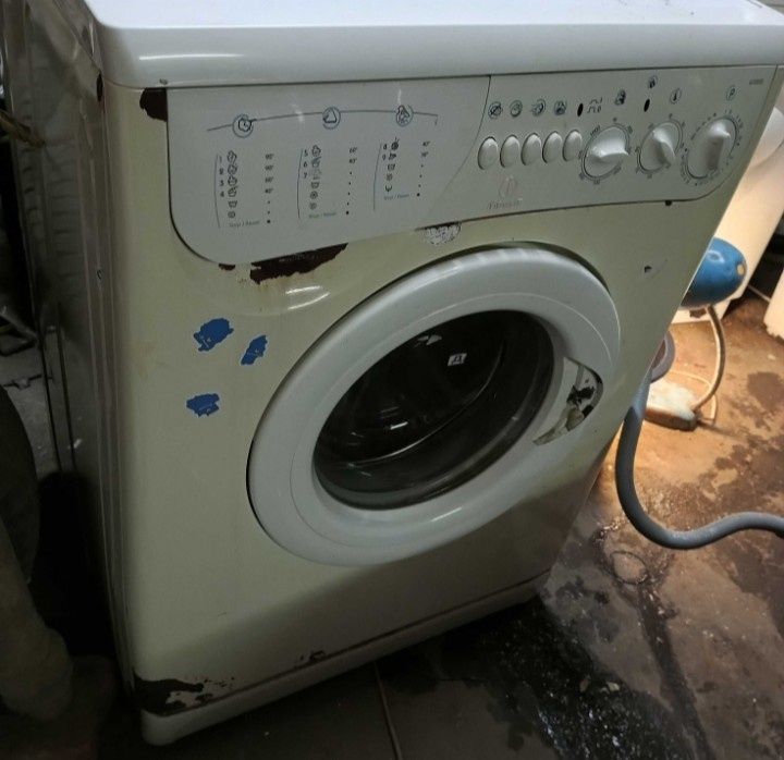 На запчастини пральна машина індезіт Indesit w105 стиральная машина