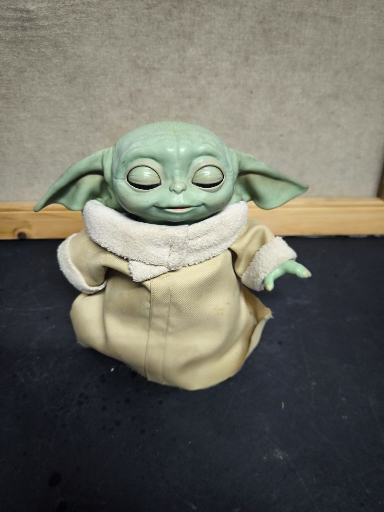 Boneco Star Wars baby YODA