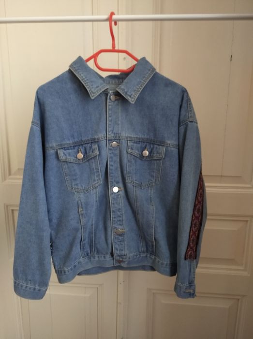 Женская джинсовая куртка