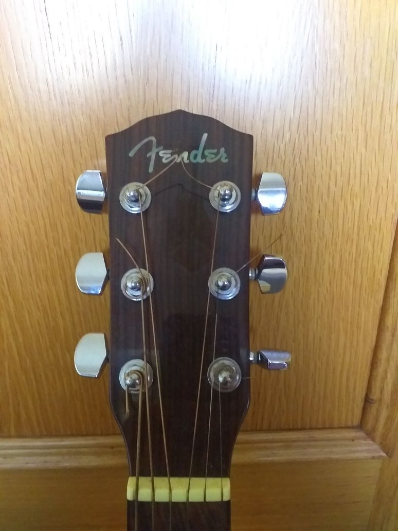 Guitarra Fender DG 20 CE