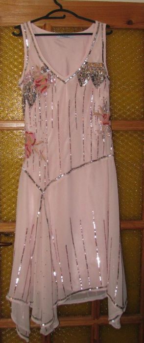 Новое платье праздничное вечернее вышивка бисер розовое