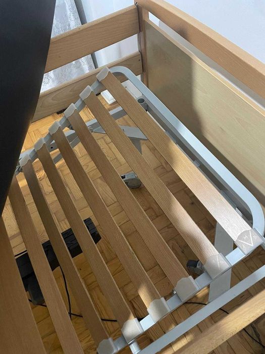 Cama elétrica articulada com guardas laterais