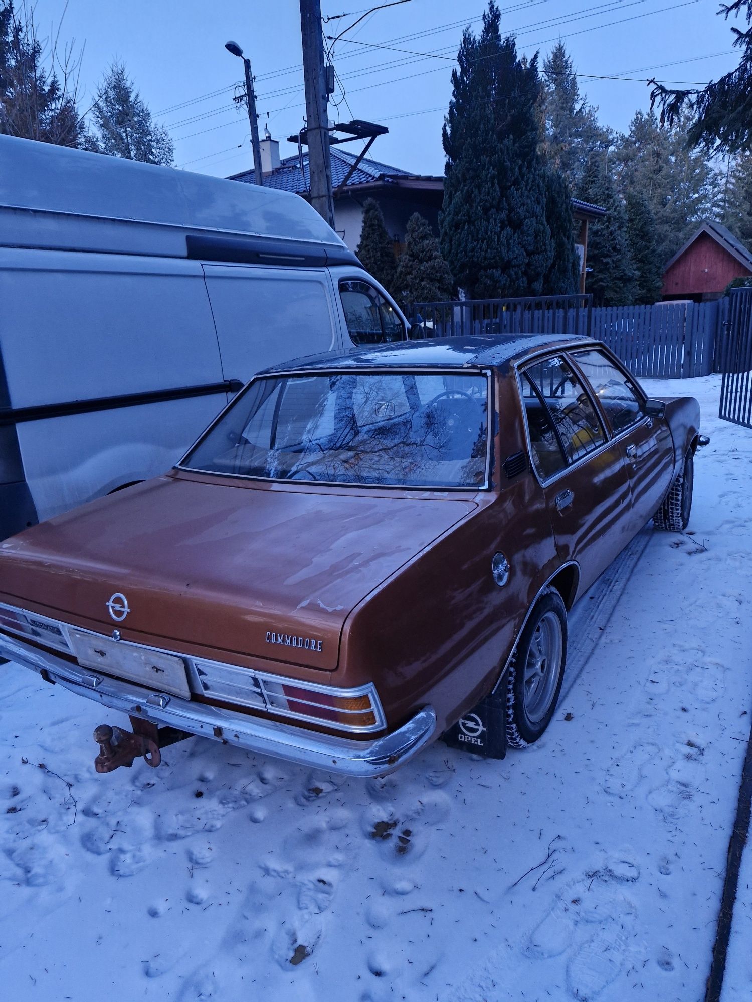 Opel commodore 2.5 sedan