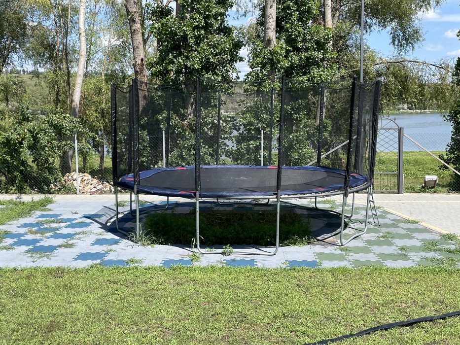 Відпочинок на Дністрі. Будинки і басейн на першій лінії.