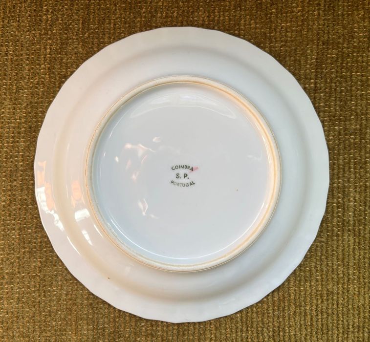 Conjunto de pratos de criança em porcelana Coimbra S. P. Portugal