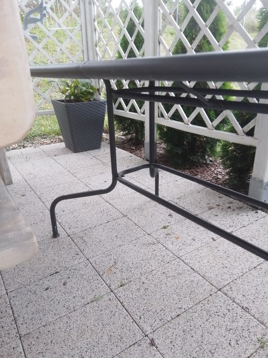 Stół ogrodowy metalowy