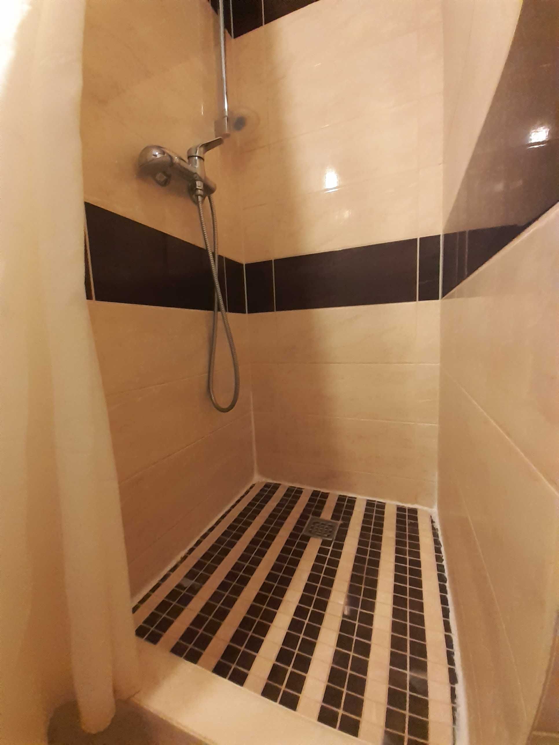 Duży, Piękny Pokój z balkonem dla kobiety, Centrum, Żelazna 27