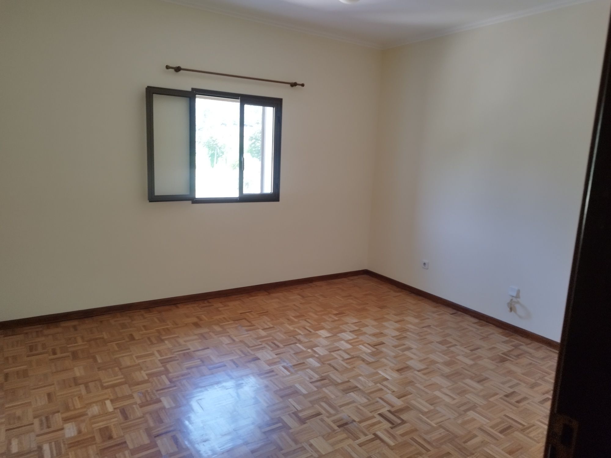 Arrendo T3 em Gonça