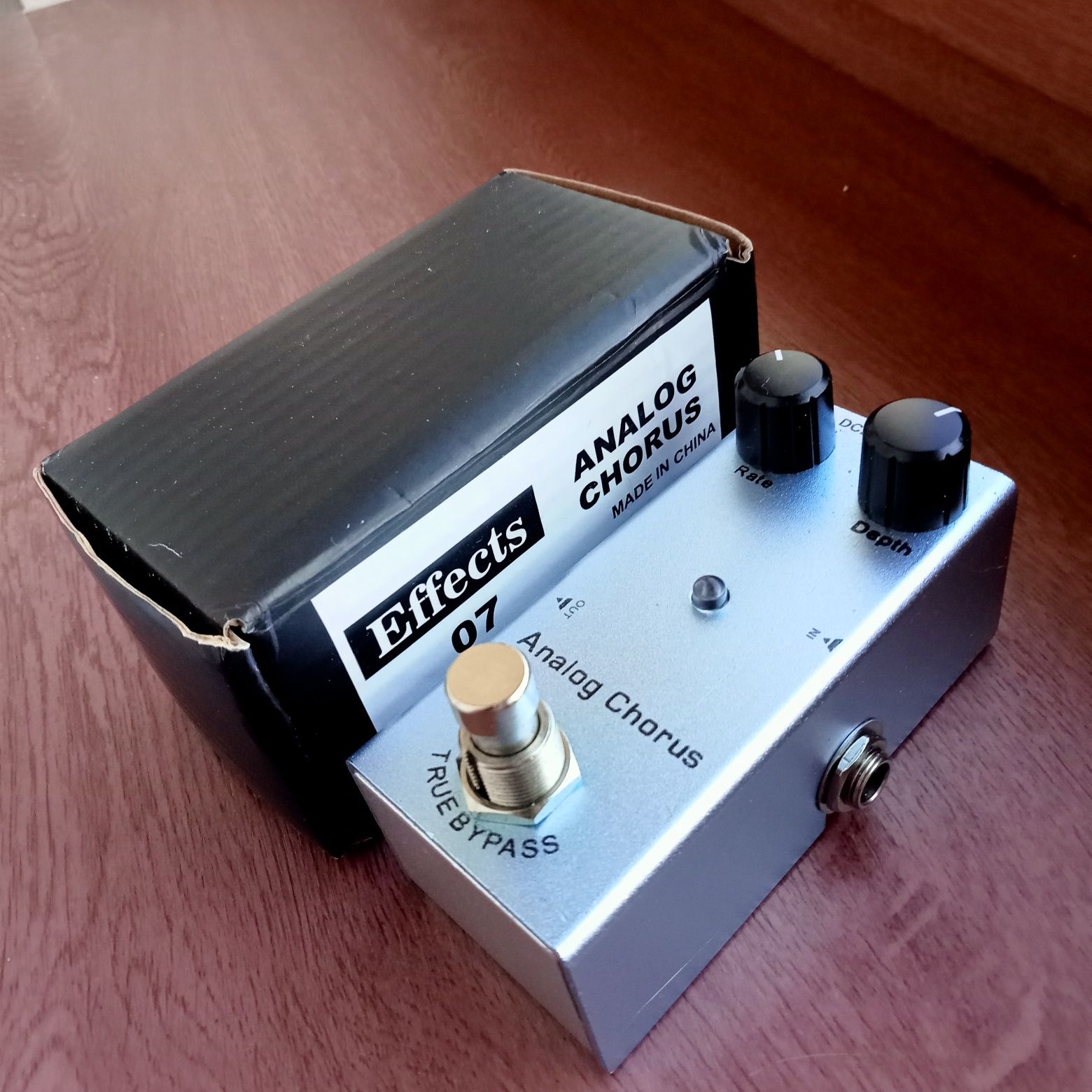 Analog Chorus efekt gitarowy bas skrzypce wokal