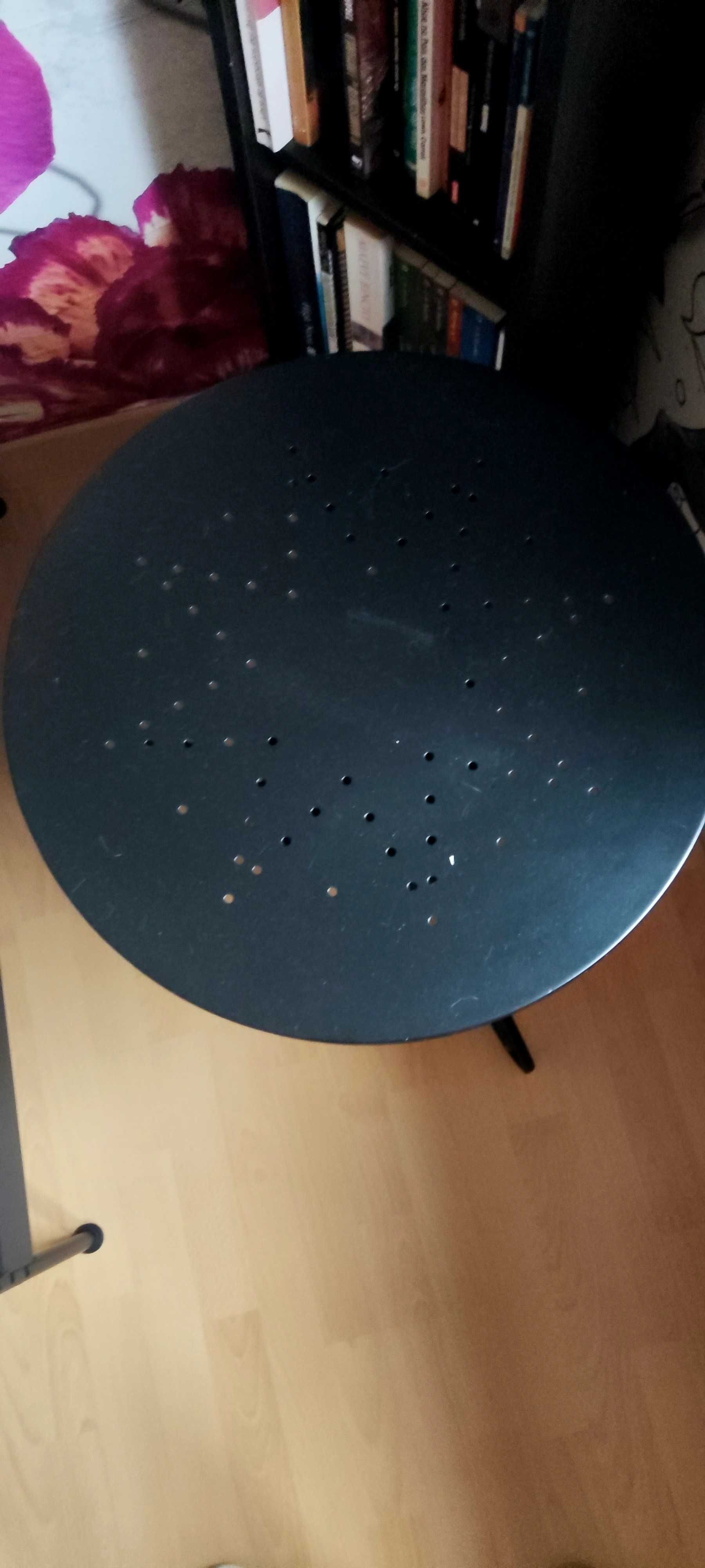 Cama IKEA com mesa