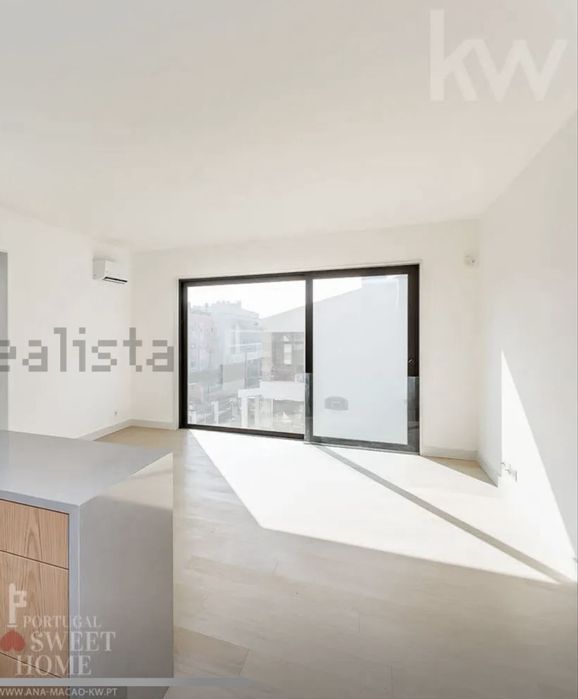 Janelas de alumínio de correr — quase novas, 1 ano de uso