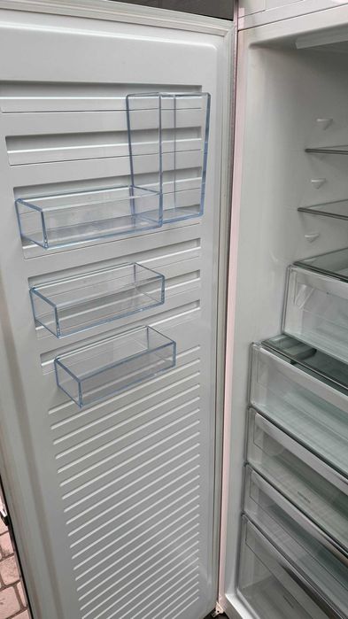 Морозильна камера б/в ELECTROLUX 185 Металік No Frost #07492